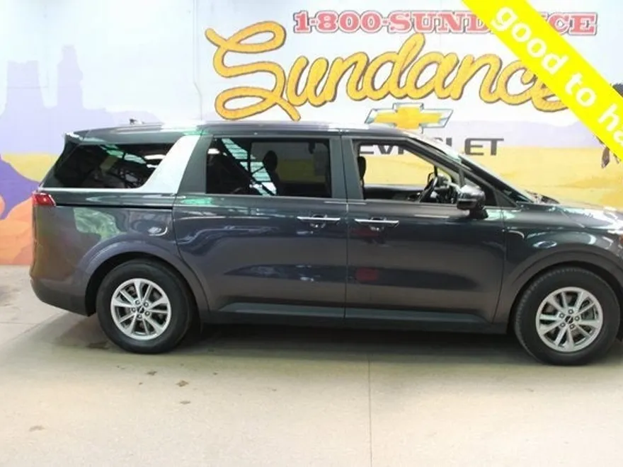 2023 Kia Carnival LX photo 1