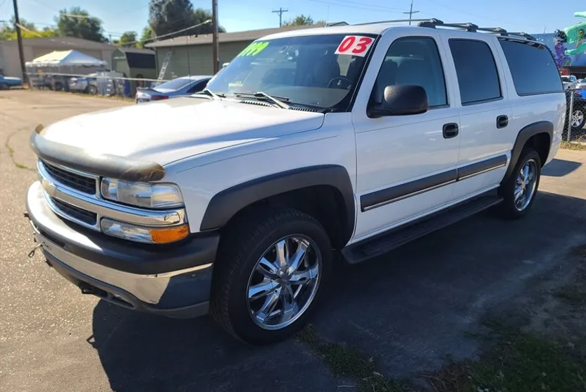 2003 Chevrolet Suburban 1500 LS photo 1