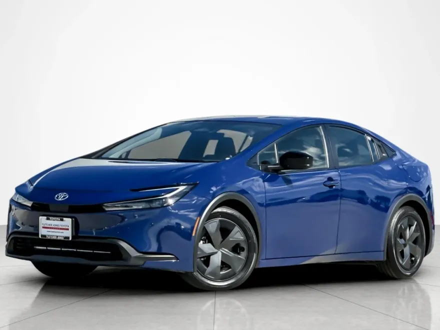 2024 Toyota Prius LE photo 1