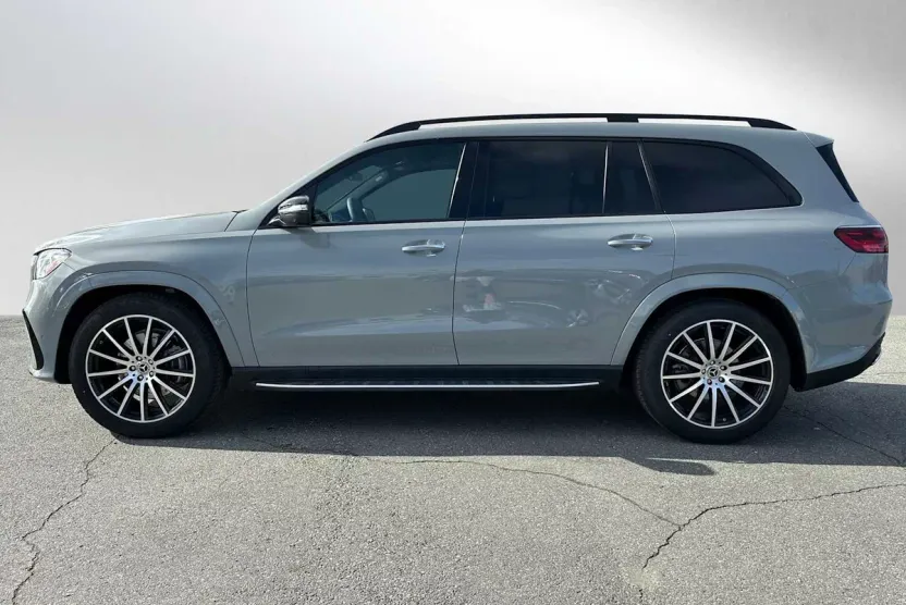 2025 Mercedes Benz GLS 450 photo 1
