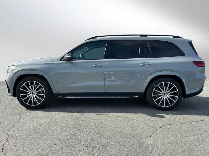 2025 Mercedes Benz GLS 450 photo 1