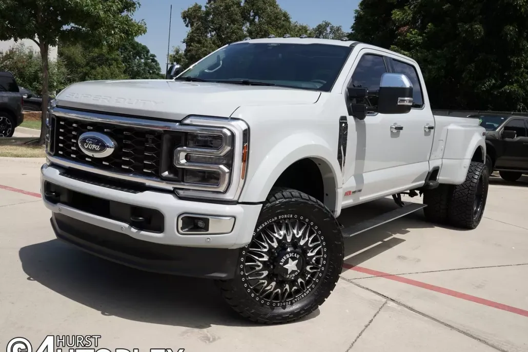 2025 Ford F-450 Platinum photo 1