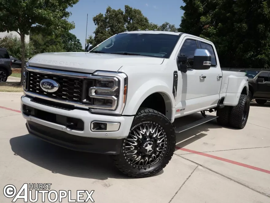 2025 Ford F-450 Platinum photo 1
