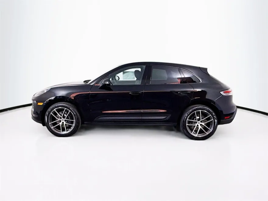 2025 Porsche Macan T photo 1