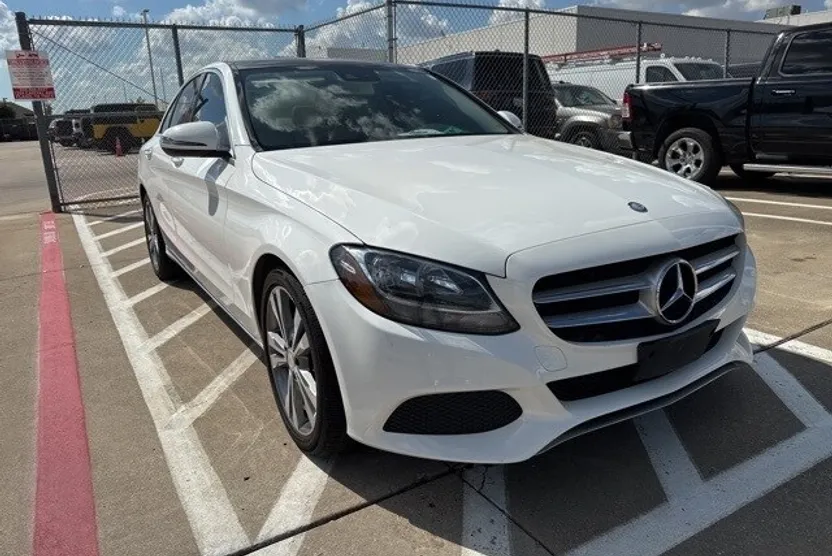 2017 Mercedes Benz C 300 photo 1