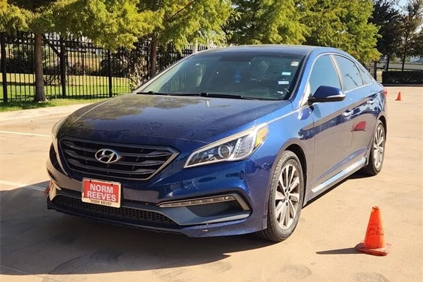 2016 Hyundai Sonata Base photo 1