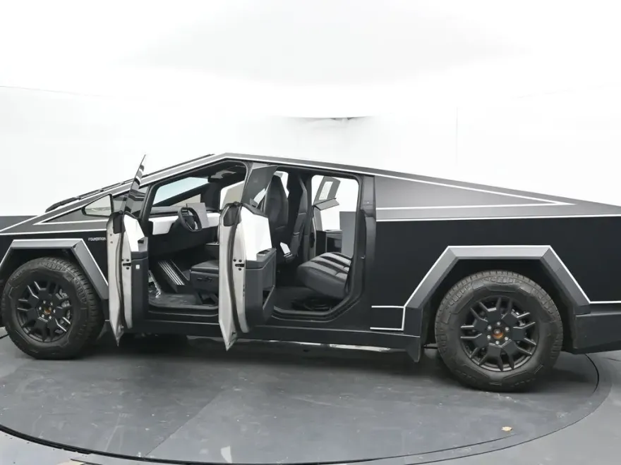 2024 Tesla Cybertruck Cyberbeast photo 43