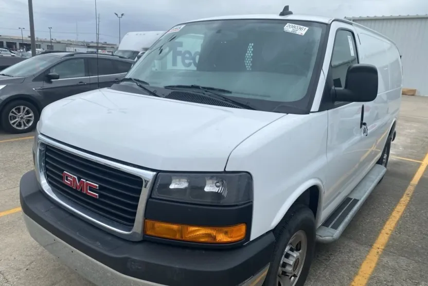 2023 Gmc Savana Cargo 2500 photo 1