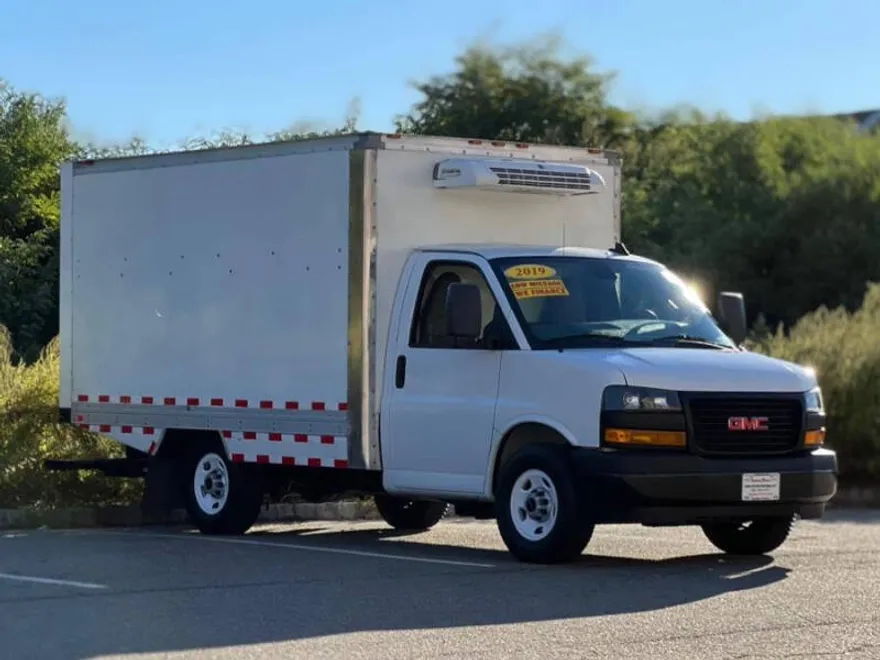 2019 Gmc Savana 3500 Cutaway photo 1