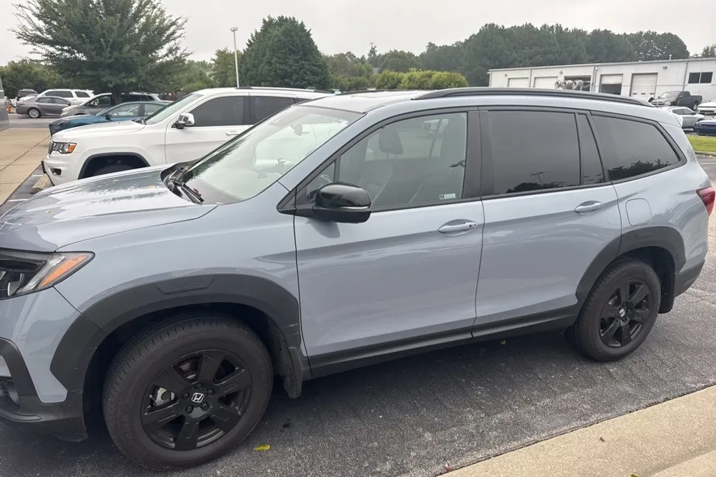 2022 Honda Pilot TrailSport photo 1