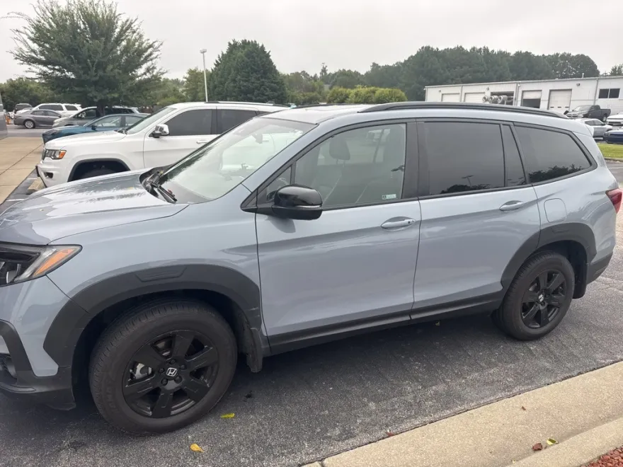 2022 Honda Pilot TrailSport photo 1