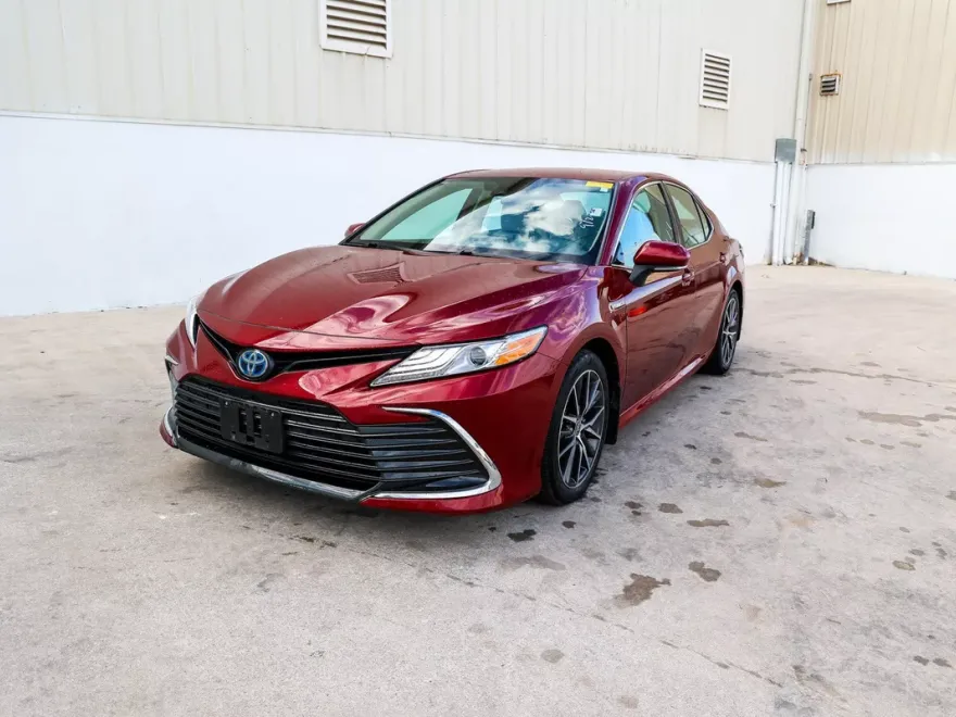 2021 Toyota Camry Hybrid XLE photo 1
