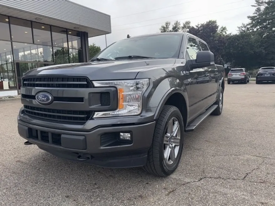 2019 Ford F-150 XLT photo 1