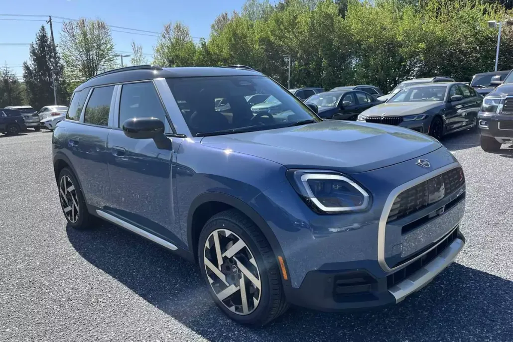 2025 Mini Cooper S ALL4 photo 1