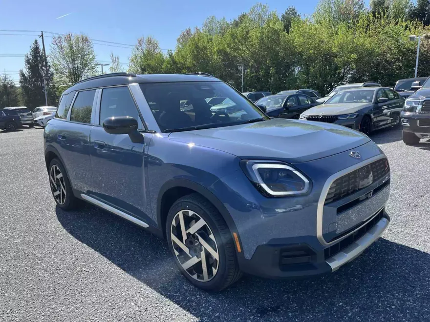 2025 Mini Cooper S ALL4 photo 1
