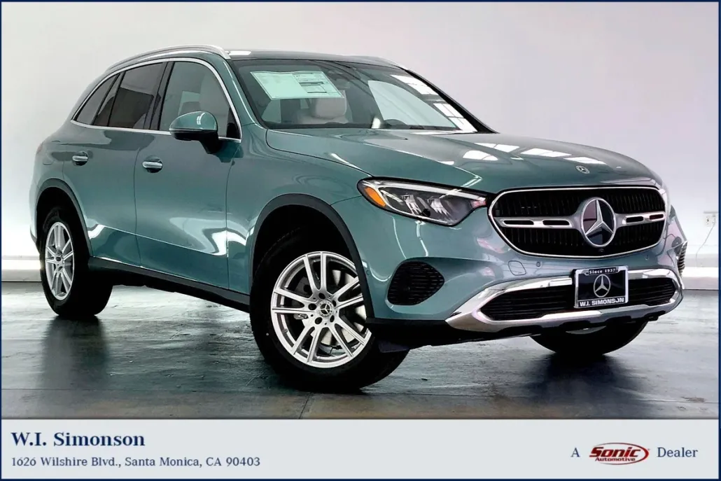 2025 Mercedes Benz GLC 300 photo 1
