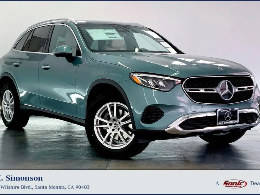 2025 Mercedes Benz GLC 300 photo 1
