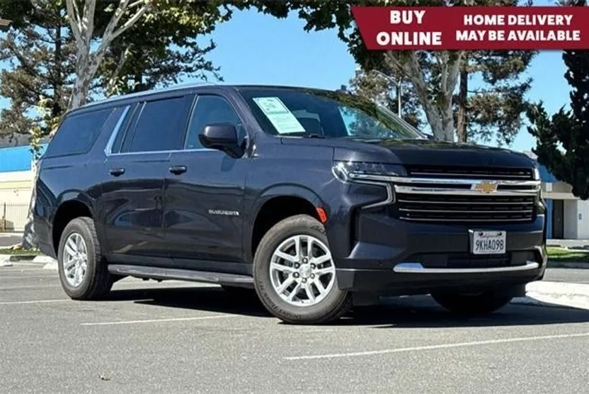 2024 Chevrolet Suburban LT photo 1