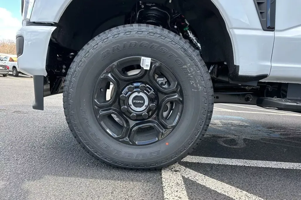 2025 Ford F-350 XL photo 1