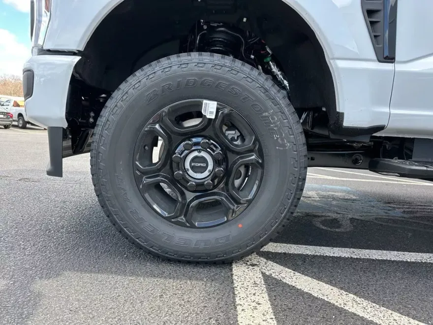 2025 Ford F-350 XL photo 1