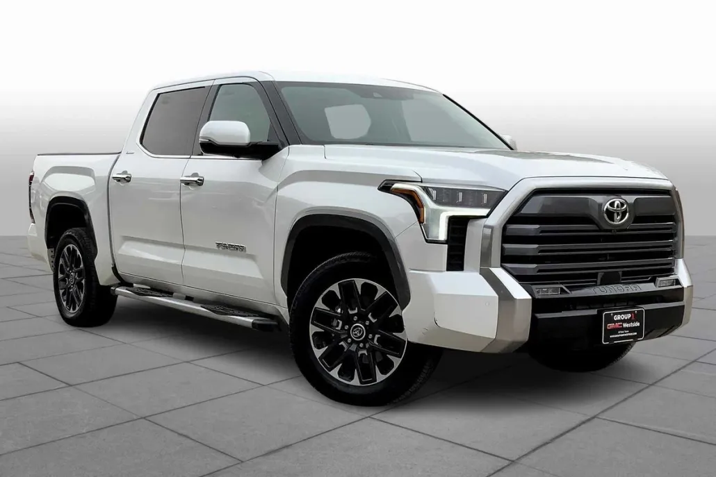 2023 Toyota Tundra Limited CrewMax photo 1