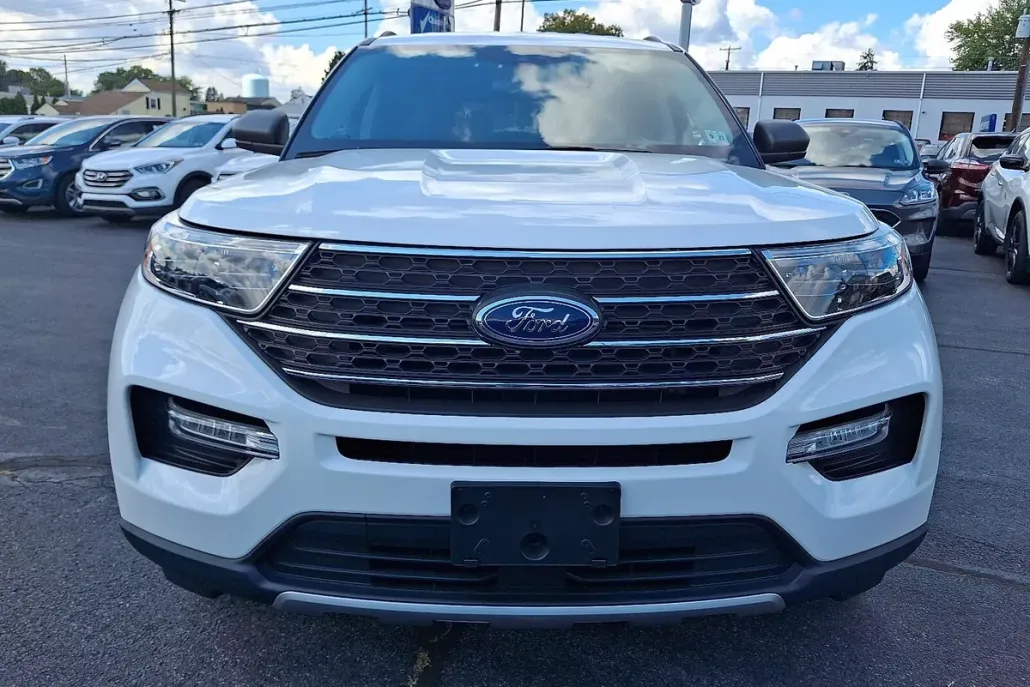 2022 Ford Explorer XLT photo 1