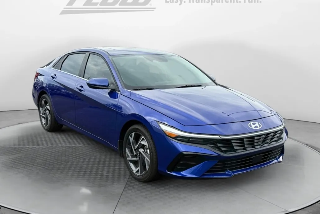 2024 Hyundai Elantra SEL photo 1