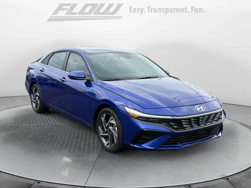 2024 Hyundai Elantra SEL photo 1
