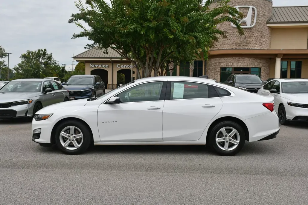 2024 Chevrolet Malibu LS photo 1