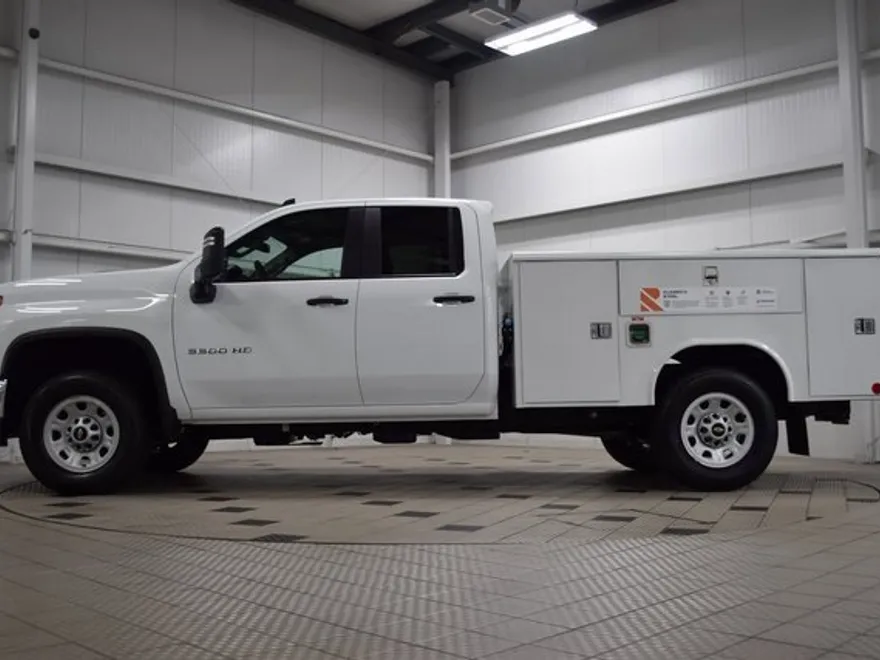 2025 Chevrolet Silverado 3500HD Work Truck photo 1