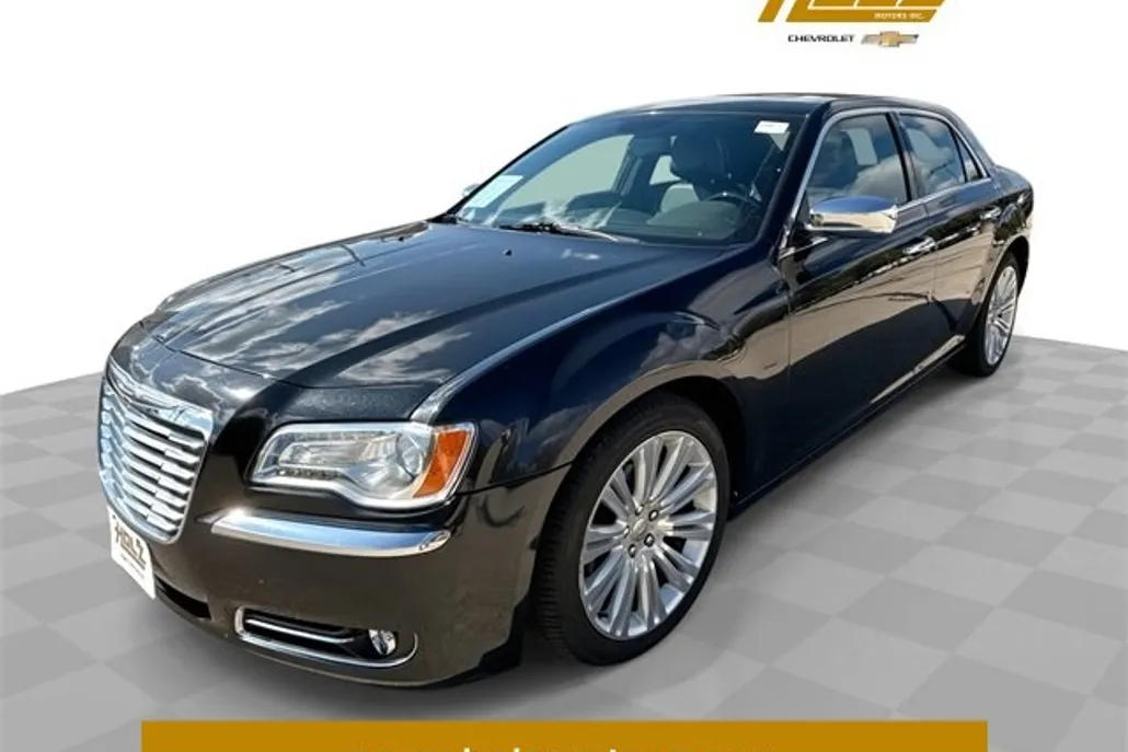 2014 Chrysler 300 photo 1