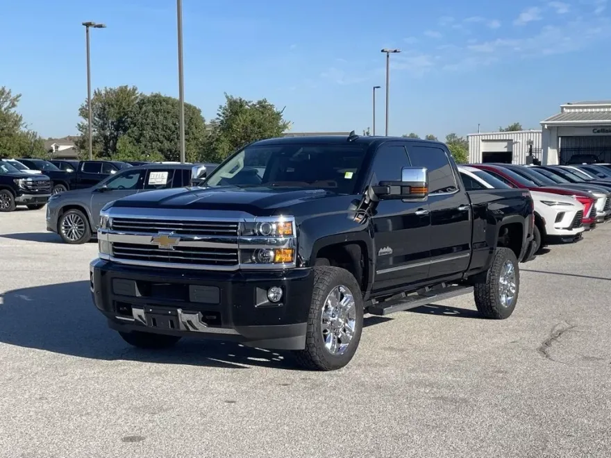 2016 Chevrolet Silverado 2500HD High Country photo 1