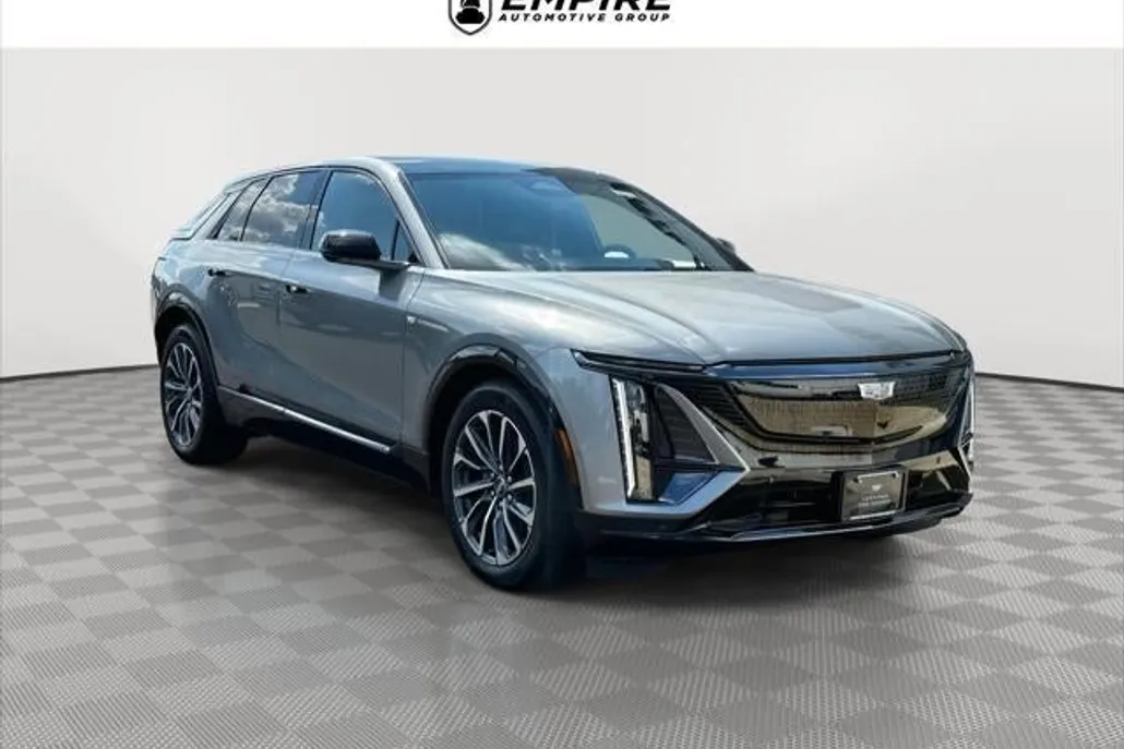 2024 Cadillac Lyriq Sport photo 1