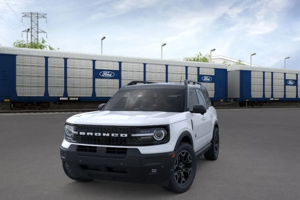 2025 Ford Bronco Sport Outer Banks photo 1