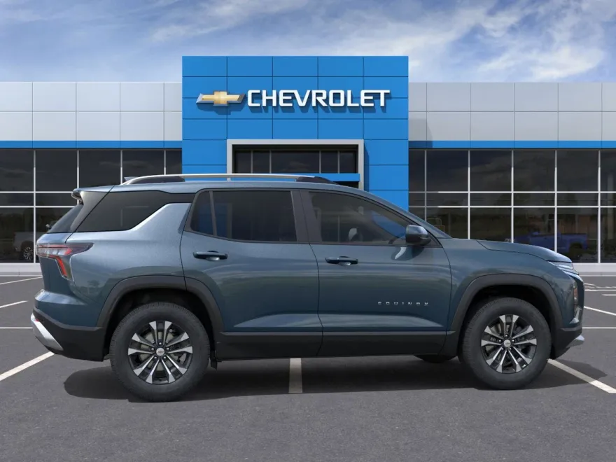 2026 Chevrolet Equinox LT photo 1