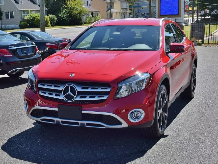2018 Mercedes Benz GLA 250 4MATIC photo 1
