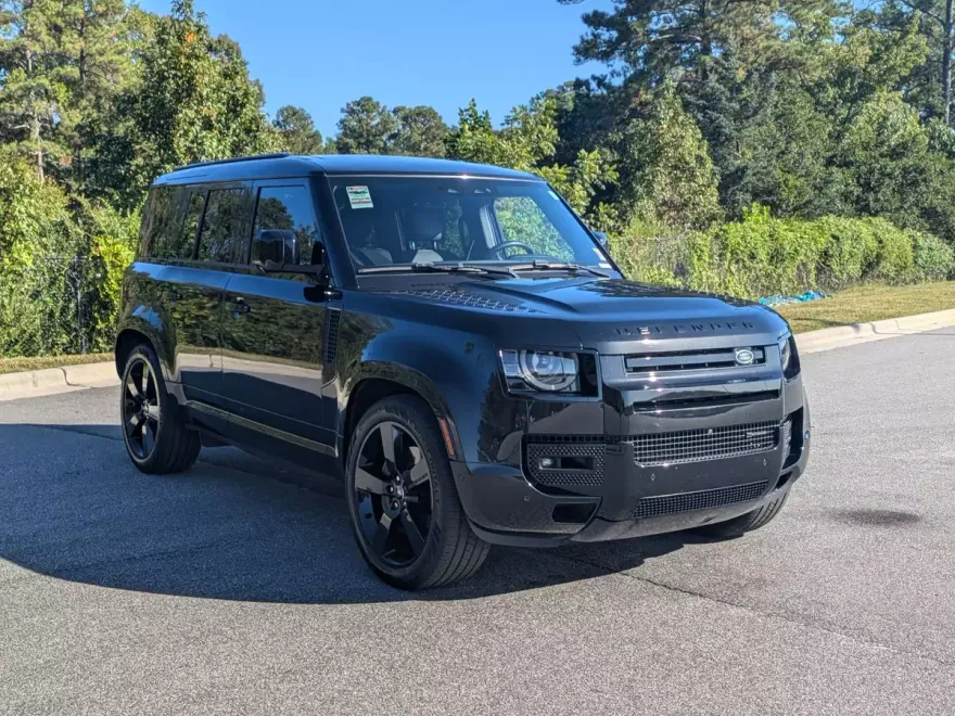 2023 Land Rover Defender X-Dynamic SE photo 1