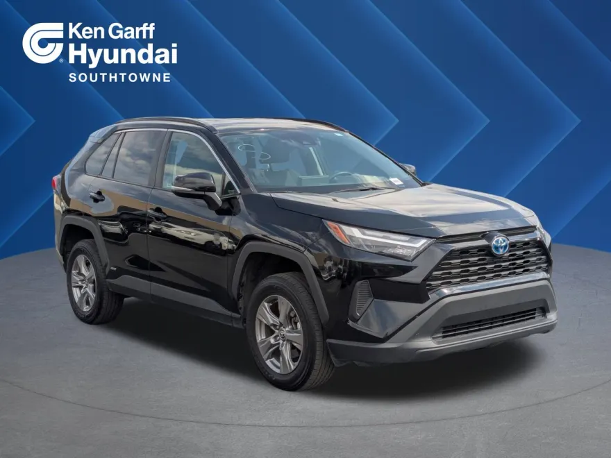 2024 Toyota RAV4 Hybrid XLE photo 1