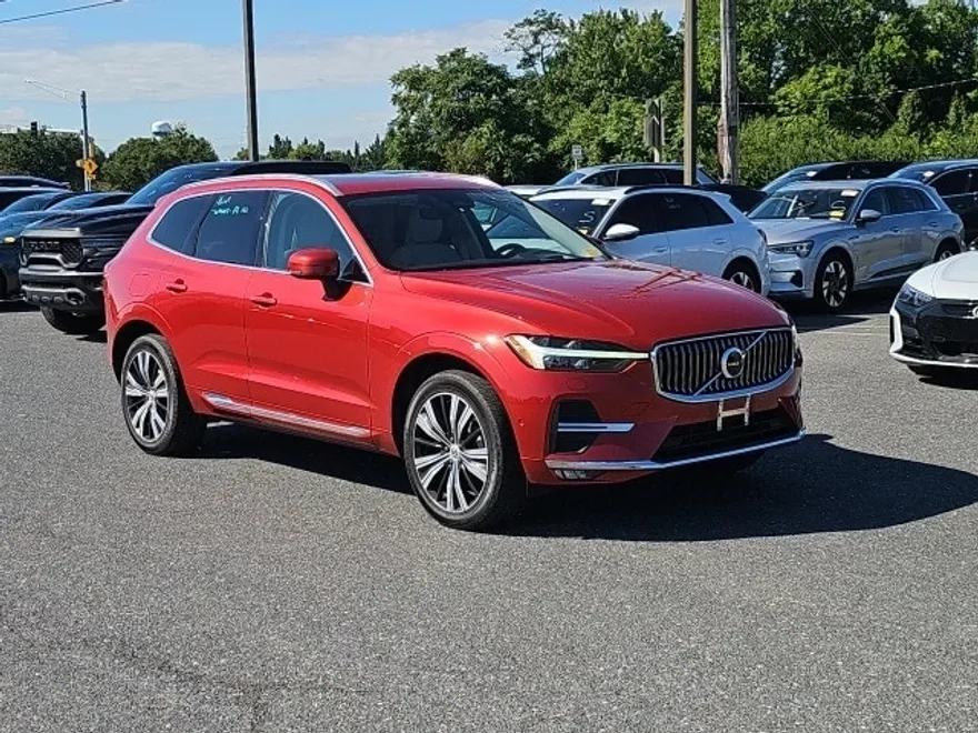 2022 Volvo XC60 B5 Inscription photo 1