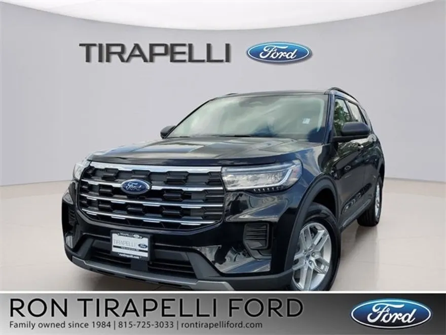 2025 Ford Explorer photo 1