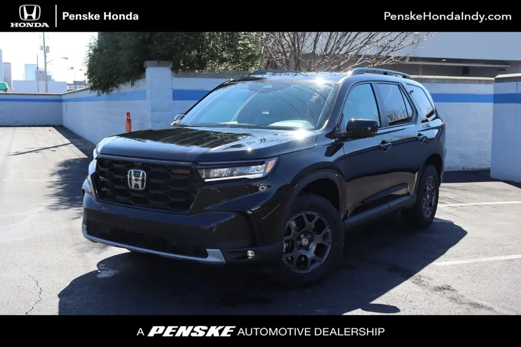2025 Honda Pilot TrailSport photo 1