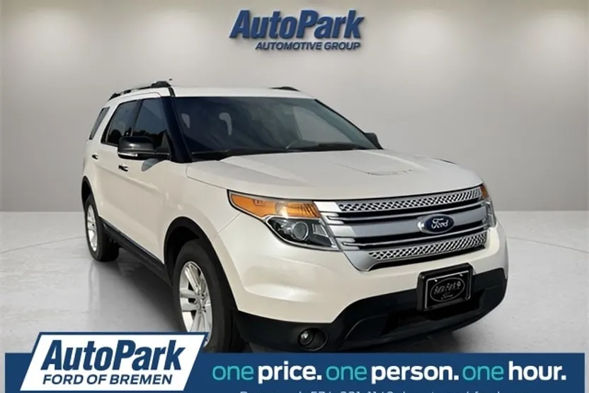 2015 Ford Explorer XLT photo 1
