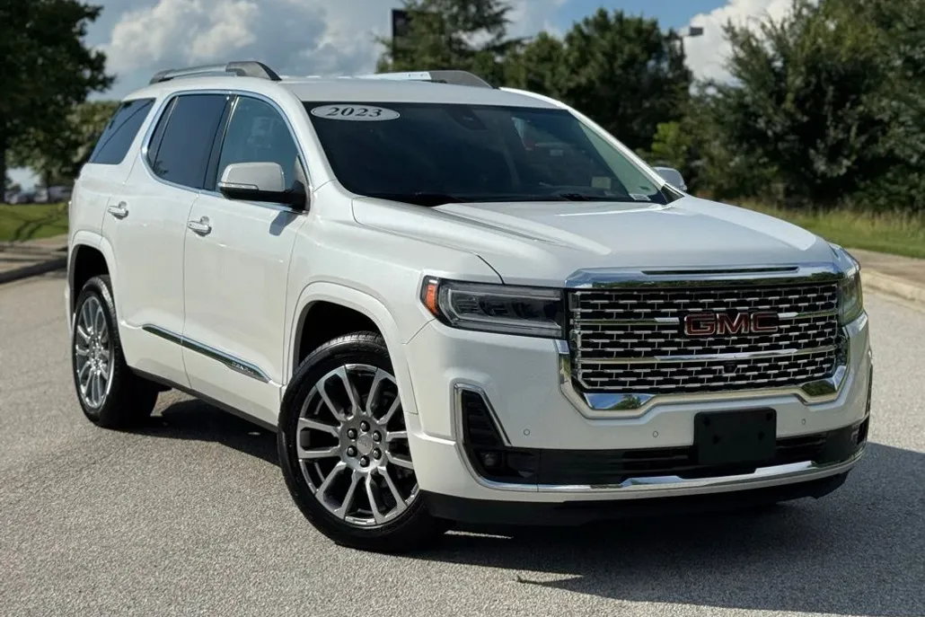 2023 Gmc Acadia Denali photo 1