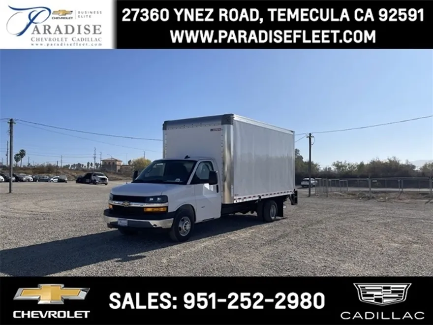 2024 Chevrolet Express 3500 Cutaway photo 1