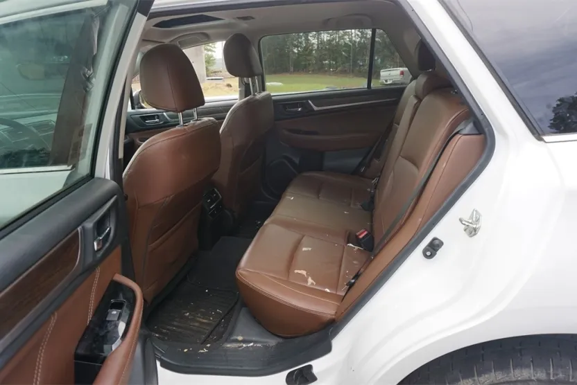 2017 Subaru Outback 2.5i Touring photo 1