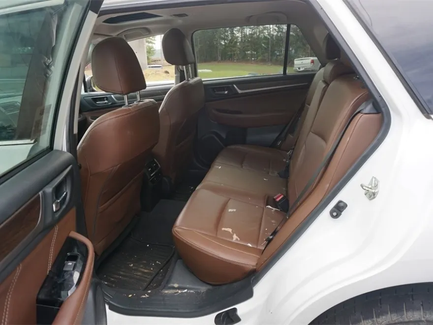 2017 Subaru Outback 2.5i Touring photo 1