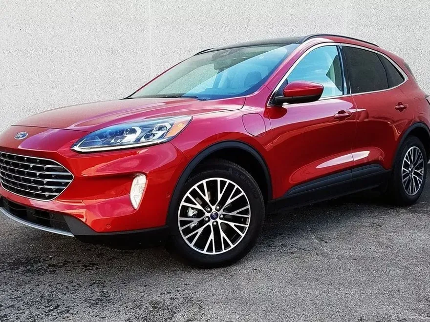 2022 Ford Escape Titanium Hybrid photo 1