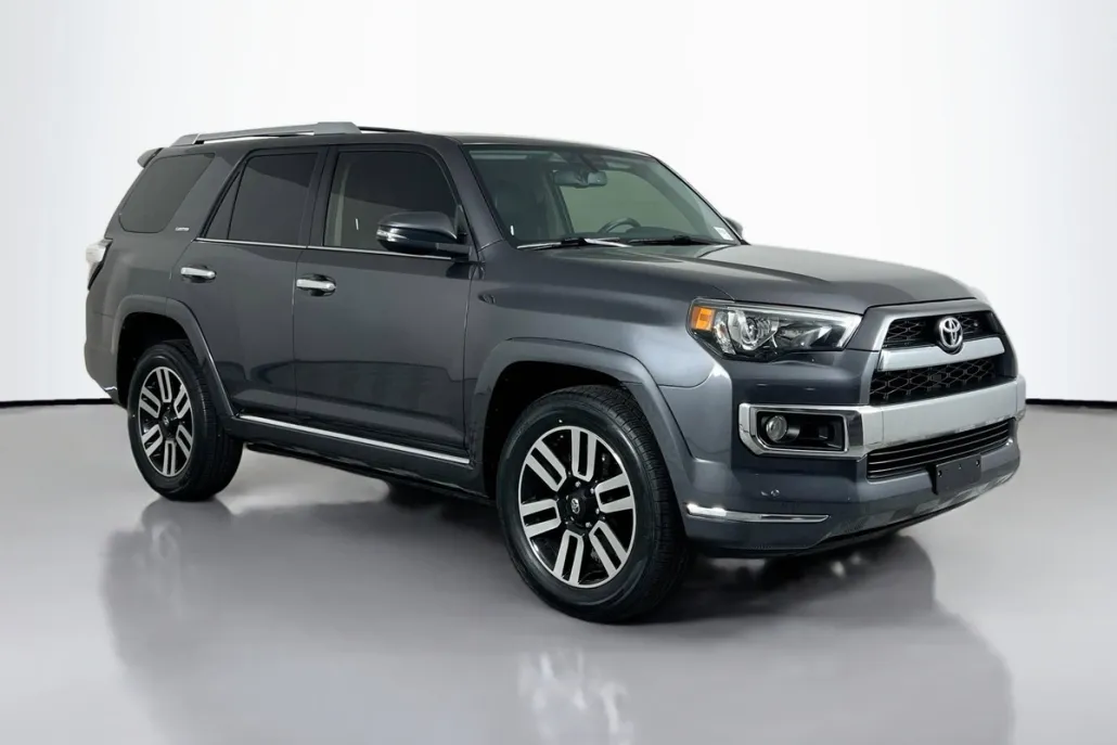 2016 Toyota 4Runner Limited photo 1