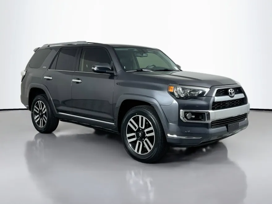 2016 Toyota 4Runner Limited photo 1