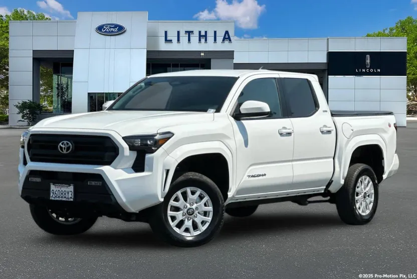 2024 Toyota Tacoma SR5 photo 1